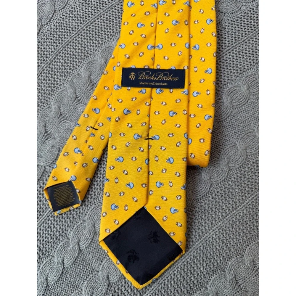 Brooks Brothers Football Helmet 100% Silk Tie Preppy Made in USA Yellow 3.75x58
